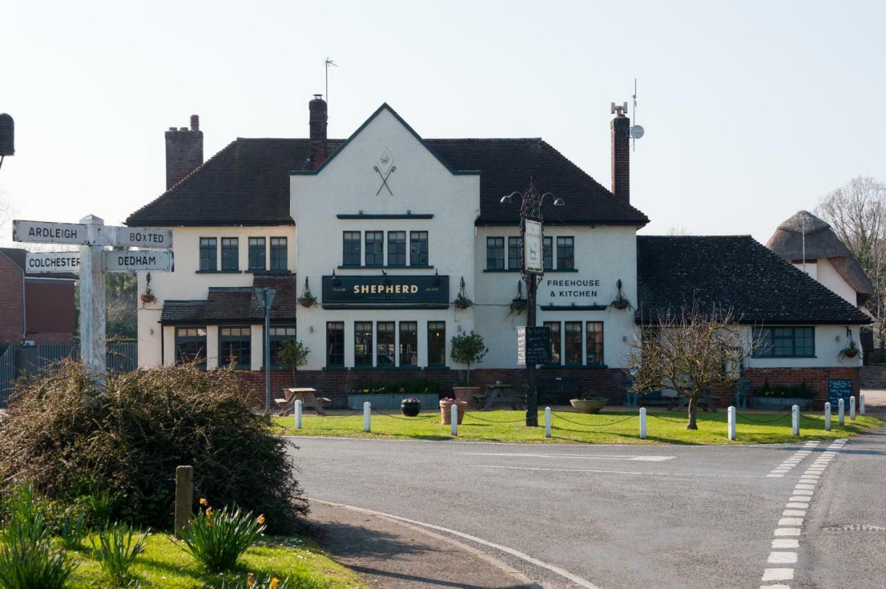 The Shepherd At Langham Boxted  Buitenkant foto